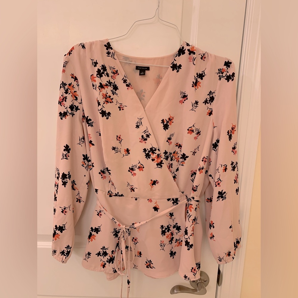Ann Taylor floral long sleeve wrap top Size 16